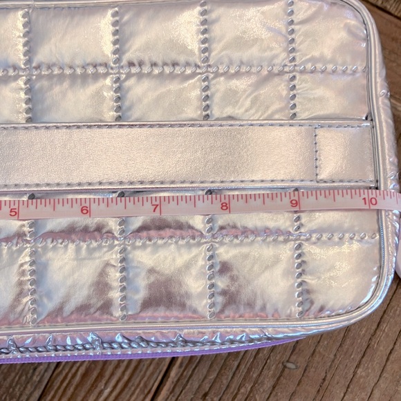COPY - NEW Clinique Makeup/Toiletries Zip Around Case Silver - Picture 6 of 8